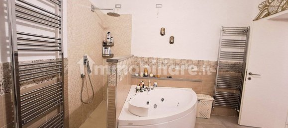 3 Schlafzimmer Wohnung in Passignano sul Trasimeno, Italy, Nr. 50314 8