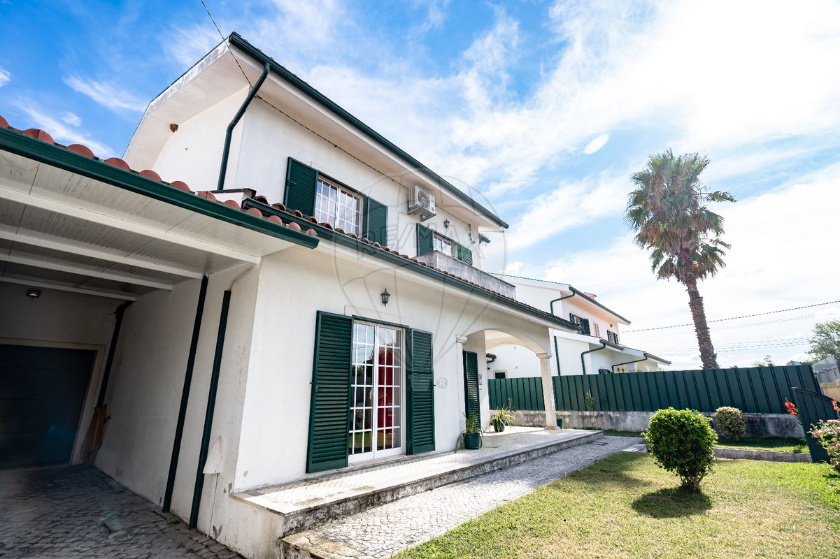 4 غرف نوم منزل في Lousa, Portugal رقم 172070