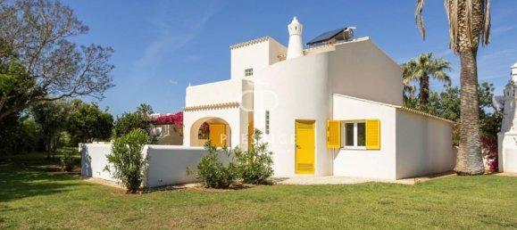 3 Schlafzimmer Villa in Quarteira, Portugal, Nr. 213547 2