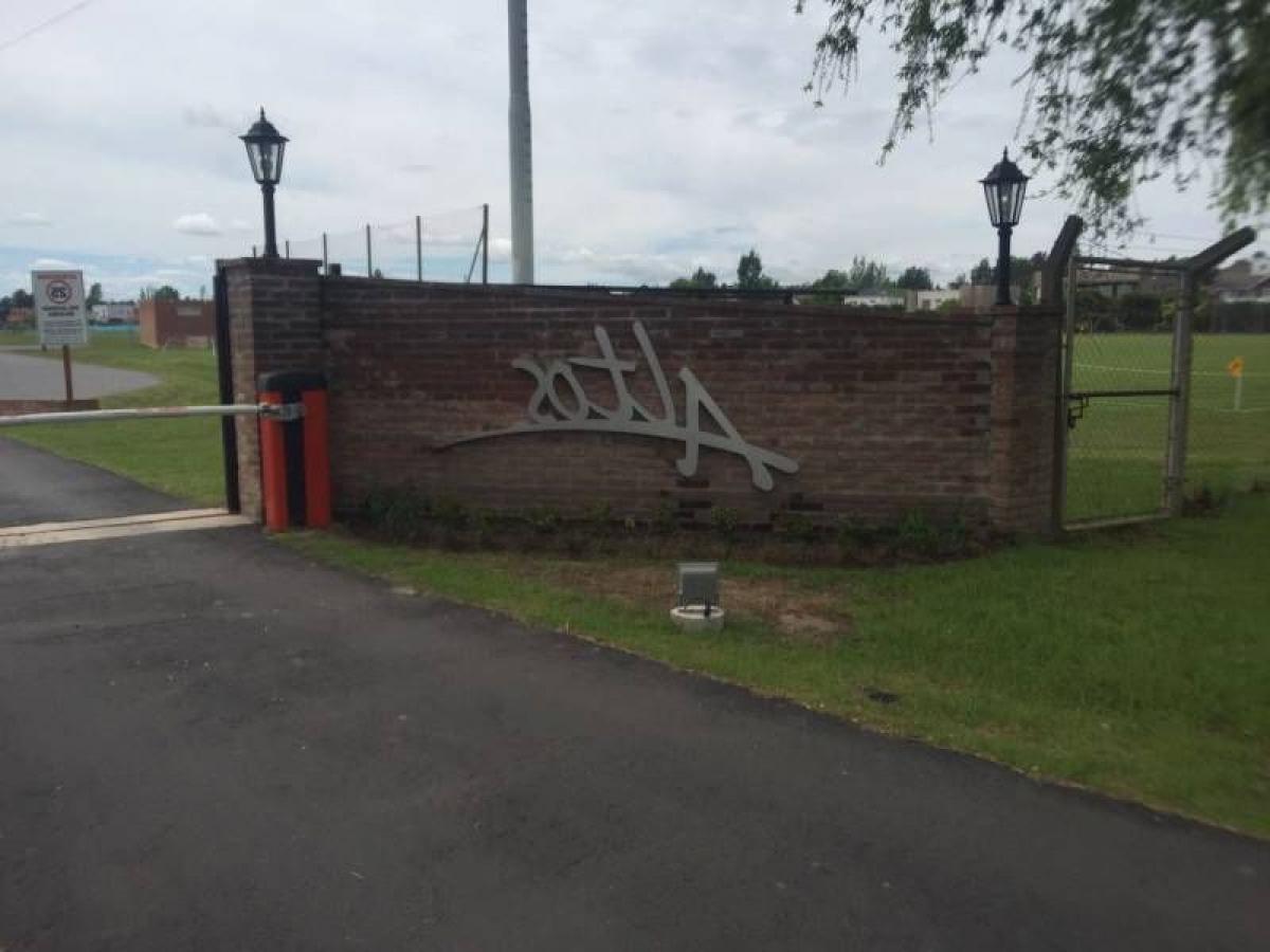  قطعة أرض في Pilar, Argentina رقم 119345