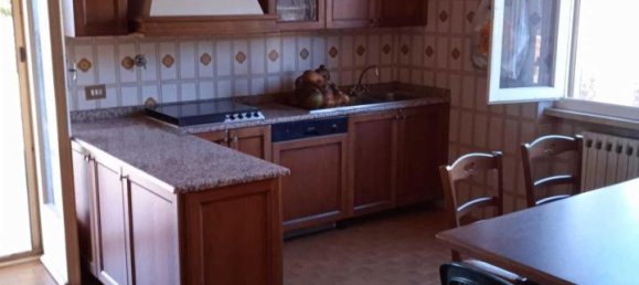 Villa de 7 divisões em Massa, Italy N.º 125965 2