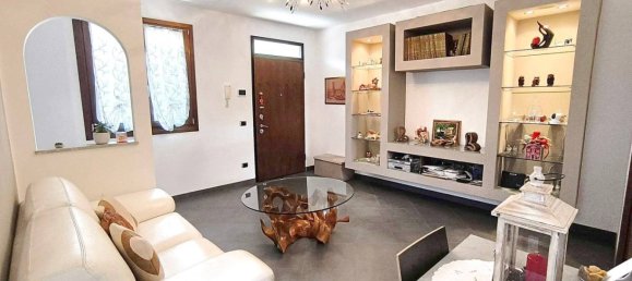 3 bedrooms Villa in Valmadrera, Italy No. 285517 5