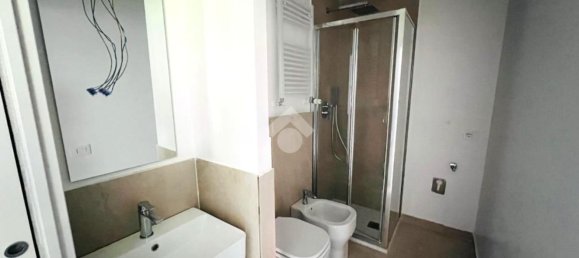 3 Schlafzimmer Wohnung in Milan, Italy, Nr. 360701 9