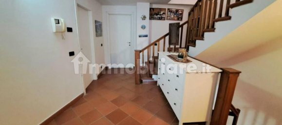3 Schlafzimmer Haus in Empoli, Italy, Nr. 337614 8