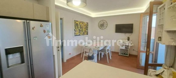 3 Schlafzimmer Haus in Empoli, Italy, Nr. 337614 3