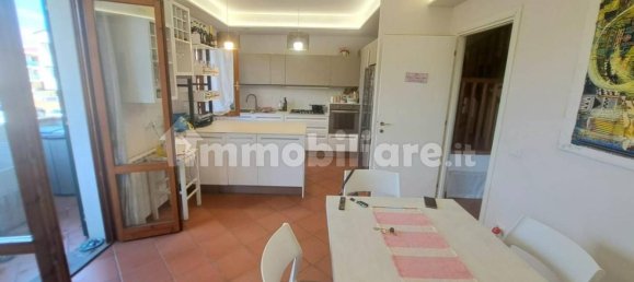 3 Schlafzimmer Haus in Empoli, Italy, Nr. 337614 2