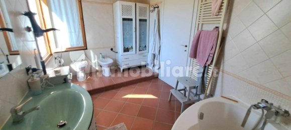 3 Schlafzimmer Haus in Empoli, Italy, Nr. 337614 16