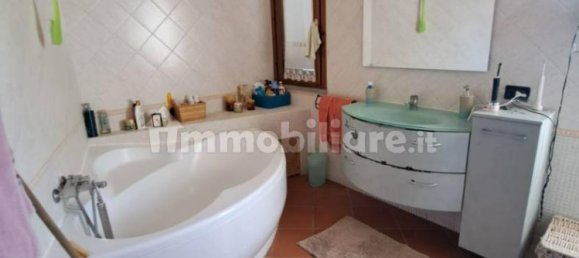 3 Schlafzimmer Haus in Empoli, Italy, Nr. 337614 15