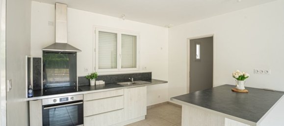 4 bedrooms Villa in Occitanie, France No. 290369 3