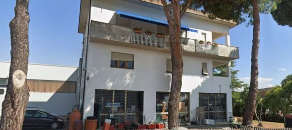 4 rooms Apartment in Perugia, Italy No. 45681 41