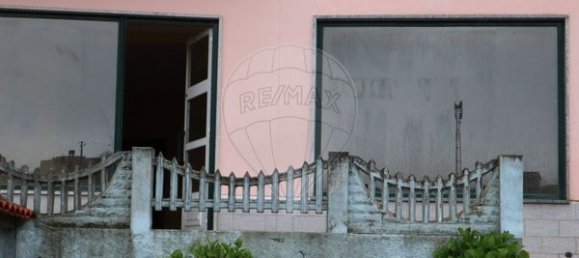 80m² Commercial property in Seia, Portugal No. 73193 8