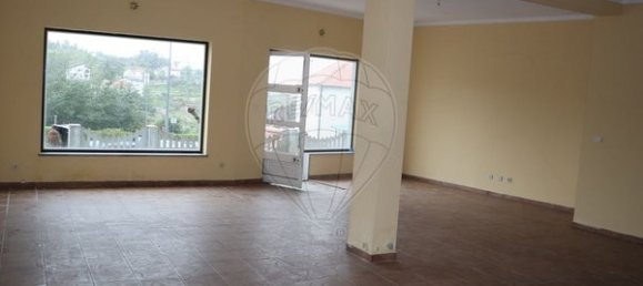 80m² Commercial property in Seia, Portugal No. 73193 5