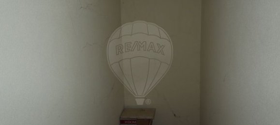 80m² Commercial property in Seia, Portugal No. 73193 12