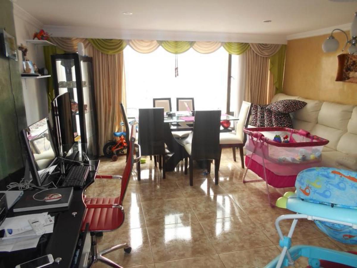 Casa de 3 dormitorios en Bogotá, Colombia No. 10917