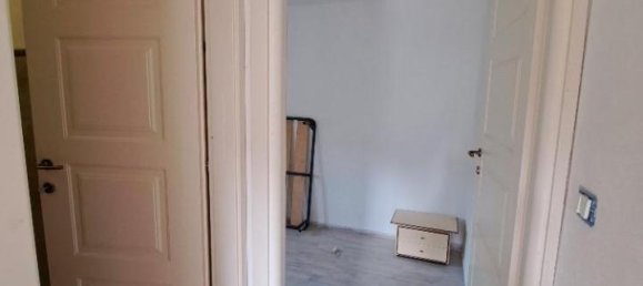 2-salle Appartement à Vicopisano, Italy No. 41675 10