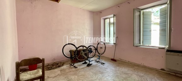 4 rooms Apartment in Guastalla, Italy No. 298122 20