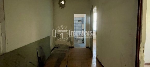 4 rooms Apartment in Guastalla, Italy No. 298122 8