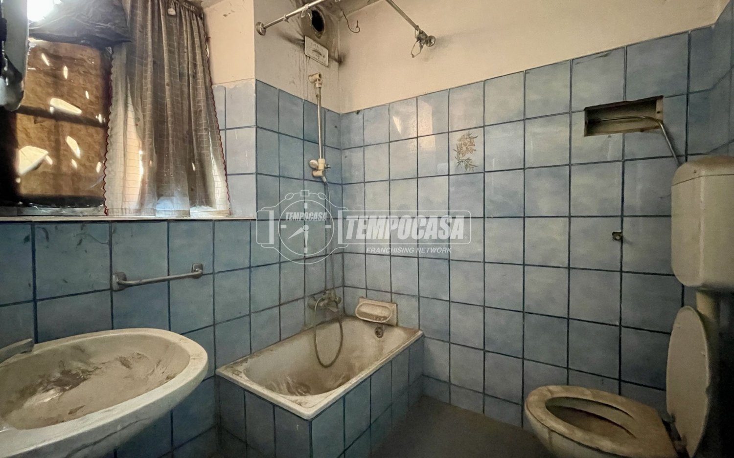 4 rooms Apartment in Guastalla, Italy No. 298122
