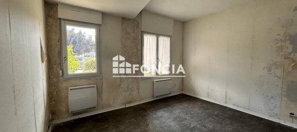 Studio in Draveil, France No. 289468 2