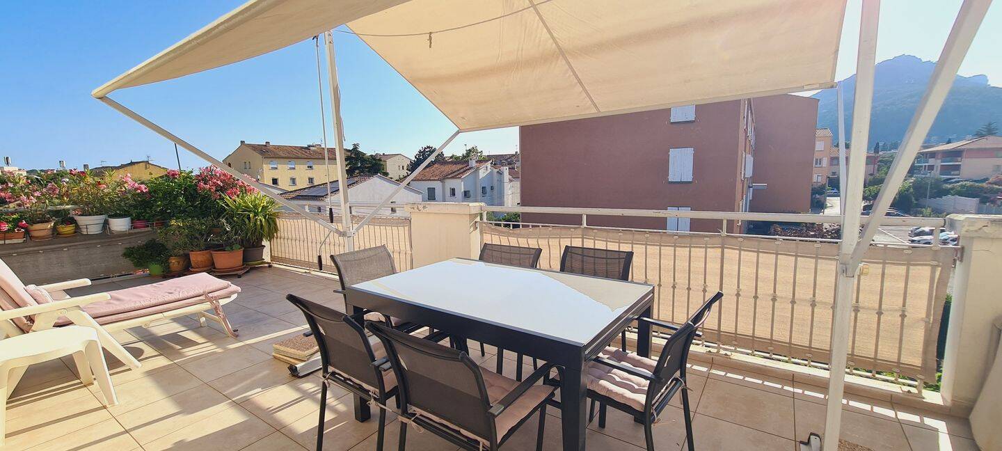 Apartamento de 4 habitaciónes en La Valette-du-Var, France No. 330112