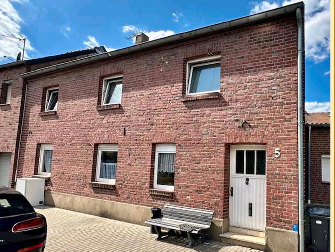 3 bedrooms Townhouse in Heinsberg, Germany No. 290016