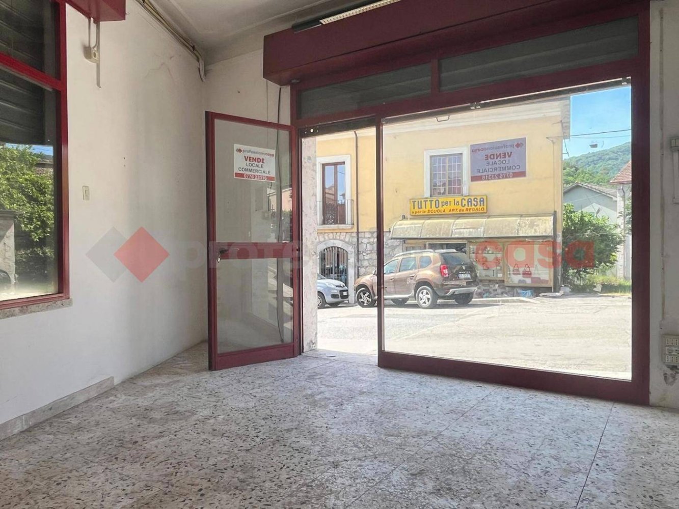 1 room Commercial property in Cassino, Italy No. 342489