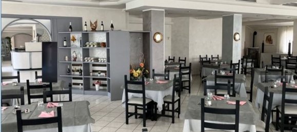 7 rooms Apartment in Agugliaro, Italy No. 210288 3