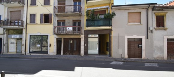 Casa de 3 habitaciónes en Bussolengo, Italy No. 362962 3
