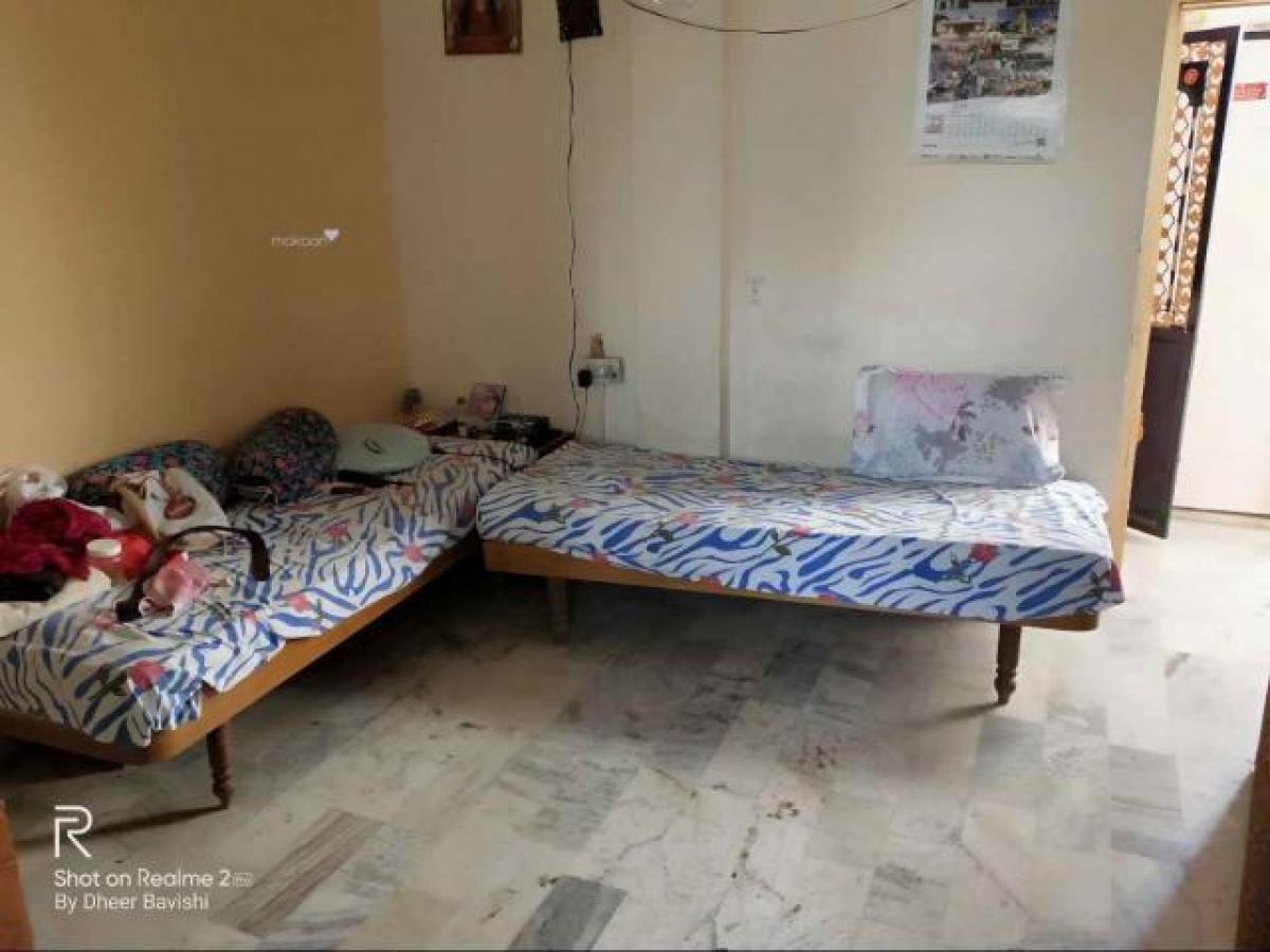 Studio in Amdavad, India No. 21266