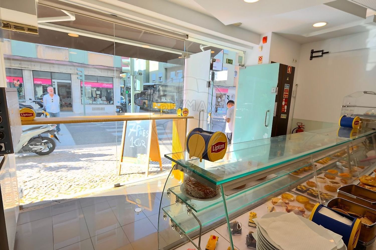 126m² Commercial property in Loures, Portugal No. 247576