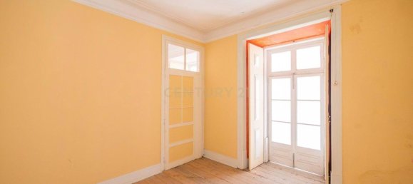 1233m² Building in Lisbon, Portugal No. 99206 16