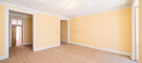 1233m² Building in Lisbon, Portugal No. 99206 5