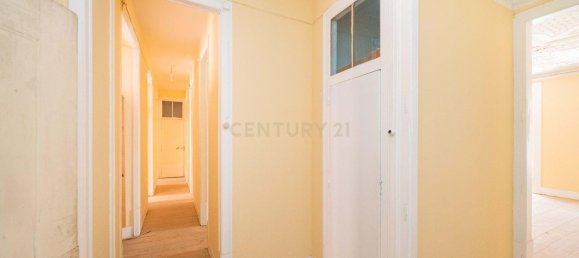 1233m² Building in Lisbon, Portugal No. 99206 17