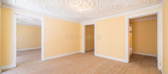 1233m² Building in Lisbon, Portugal No. 99206 4