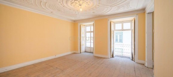 1233m² Building in Lisbon, Portugal No. 99206 3