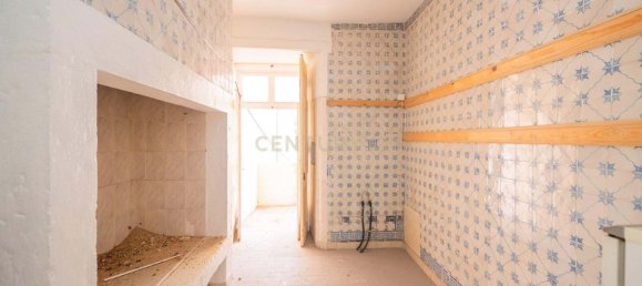 1233m² Building in Lisbon, Portugal No. 99206 21