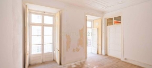 1233m² Building in Lisbon, Portugal No. 99206 19