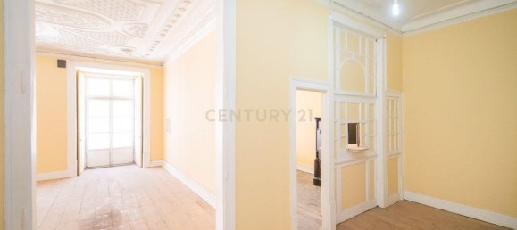 1233m² Building in Lisbon, Portugal No. 99206 7