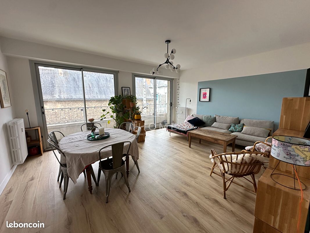 2 bedrooms Apartment in Angers, France No. 290362