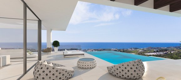 3 bedrooms Villa in Estepona, Spain No. 9952 3