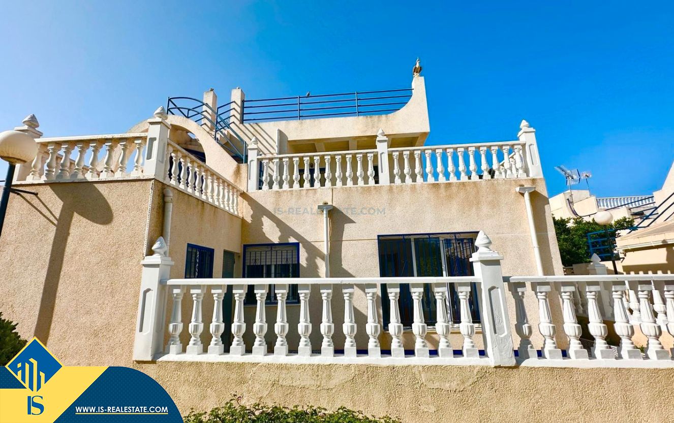 Adosado de 3 dormitorios en Torrevieja, Spain No. 157973