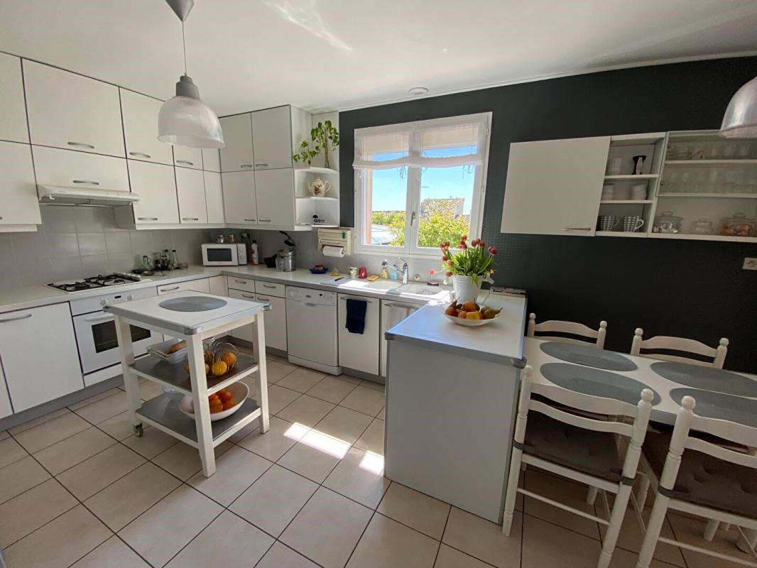 5 bedrooms Villa in Haute-Garonne, France No. 344943