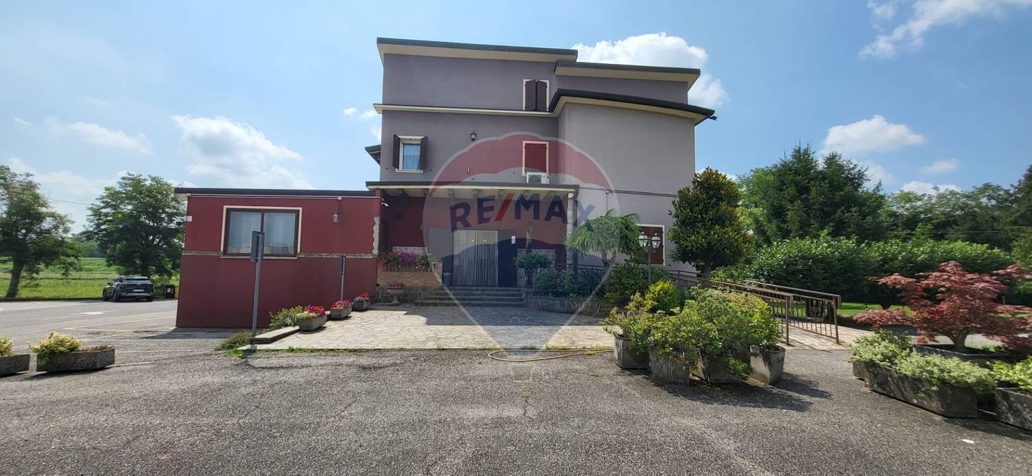 10-Zimmer Wohnung in Canaro, Italy, Nr. 57343