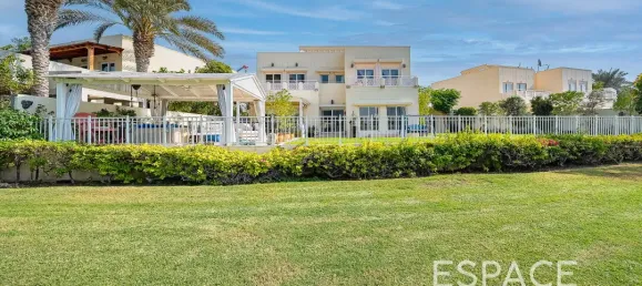 5 dormitorios villa en venta en Meadows, Dubai, UAE № 106012 15