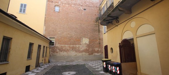 5 rooms Apartment in Casale Monferrato, Italy No. 48671 13