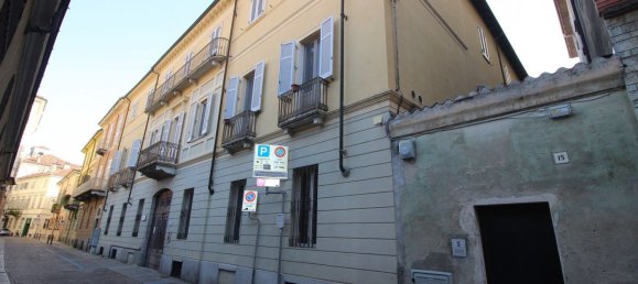 5 rooms Apartment in Casale Monferrato, Italy No. 48671 3
