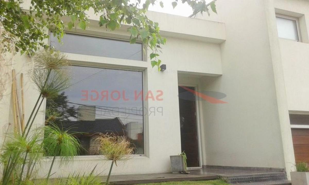 3 bedrooms House in Mar del Plata, Argentina No. 73714