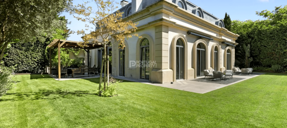 6 bedrooms Villa in Cascais, Portugal No. 94919 23