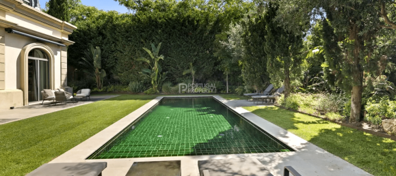 6 bedrooms Villa in Cascais, Portugal No. 94919 2