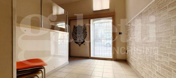 82m² Commercial property in Scafati, Italy No. 159926 3